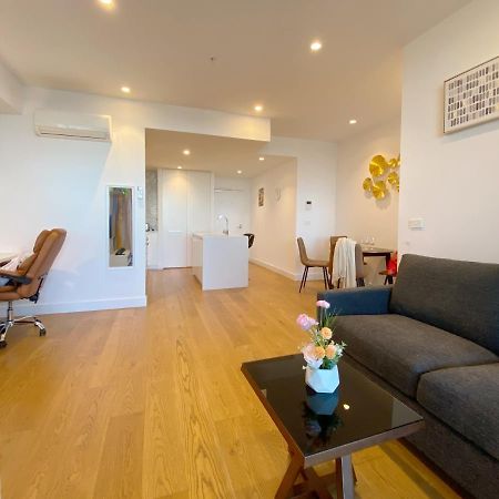 Cozy 2B2B Apartment With Free Parking & Penthouse Pool Box Hill Bagian luar foto