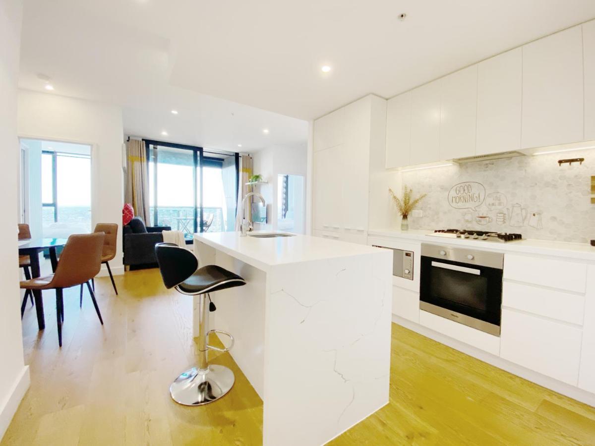 Cozy 2B2B Apartment With Free Parking & Penthouse Pool Box Hill Bagian luar foto